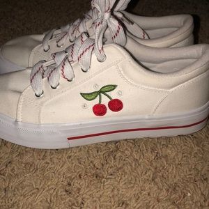 Tennis shoes read description!!!